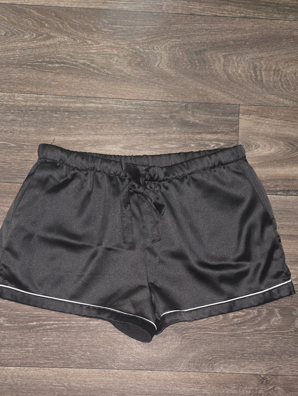 Forever 21 Satin Pajama Shorts – Size Large – Black Silky Lounge Shorts NWOT